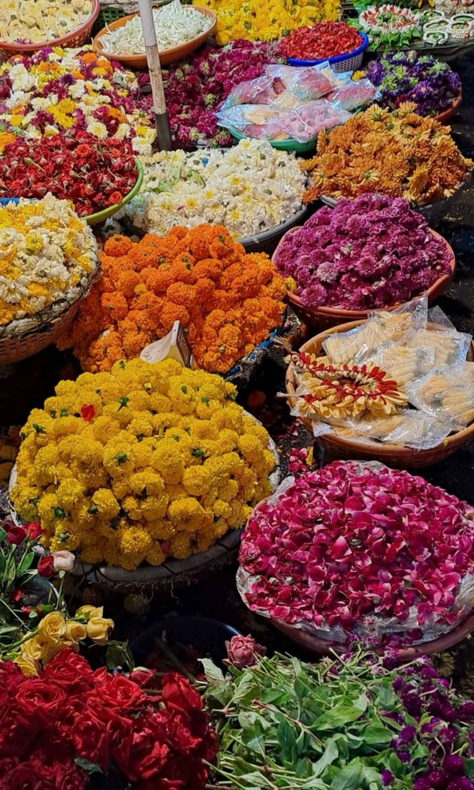 4. Chandi Ki Taksal, Vegetable & Flower Markets